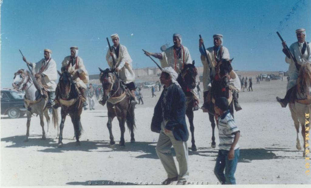 FRENDA FETE LOCALE AU MAUSOLEE SIDI AMAR.JPG